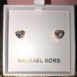 NIB MICHAEL KORS ROSE GOLD HEART💗 STUDS
